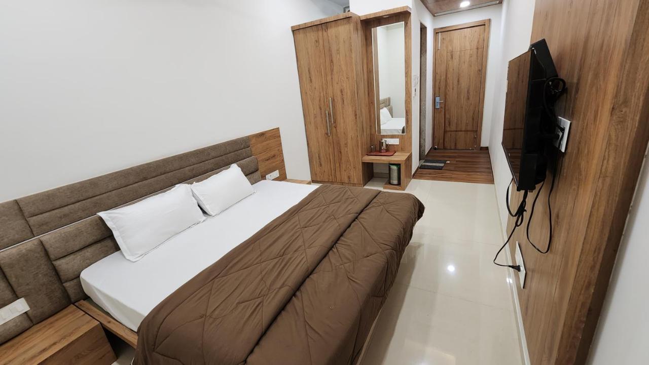 Aanandam Greens Hotel Sehore Exterior foto