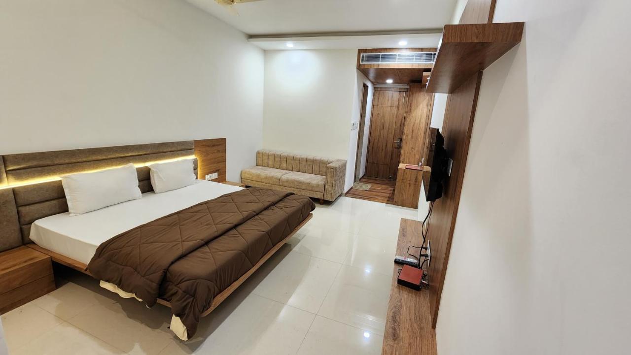 Aanandam Greens Hotel Sehore Exterior foto